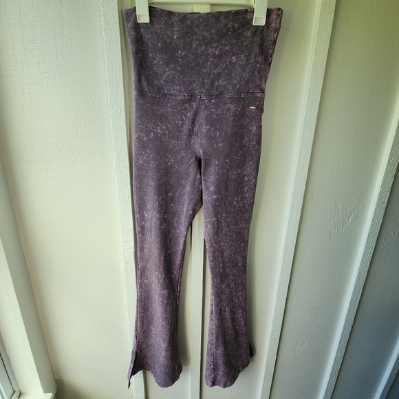 PINK Victoria's Secret Fold-Over Waist Flare Yoga Pants Acid Wash Purple Size M - Picture 1 of 13